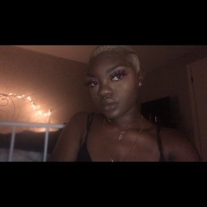 Meet your Posher, Nicole